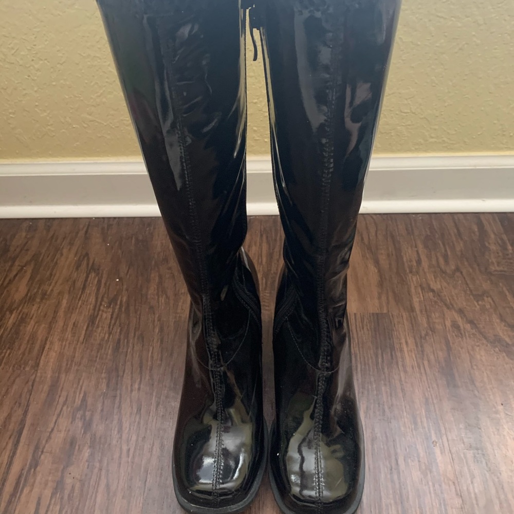 Black boots